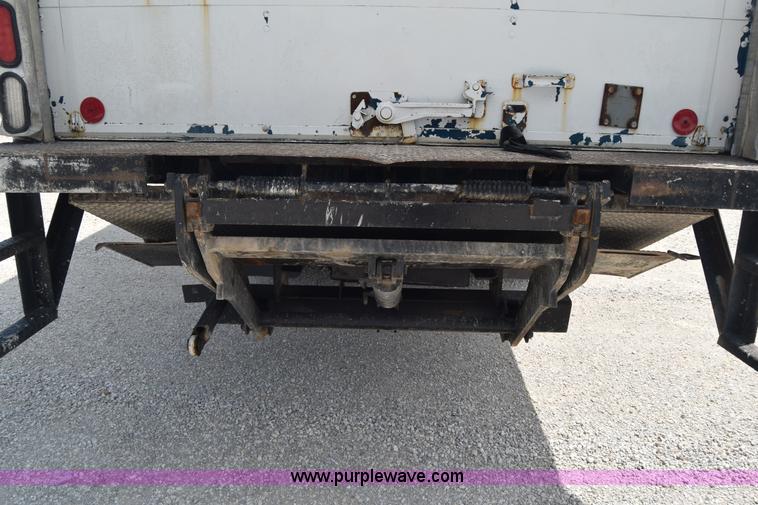 image for item I2043 2007 International DuraStar 4400 box truck