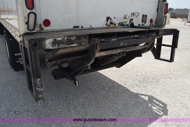 image for item I2043 2007 International DuraStar 4400 box truck