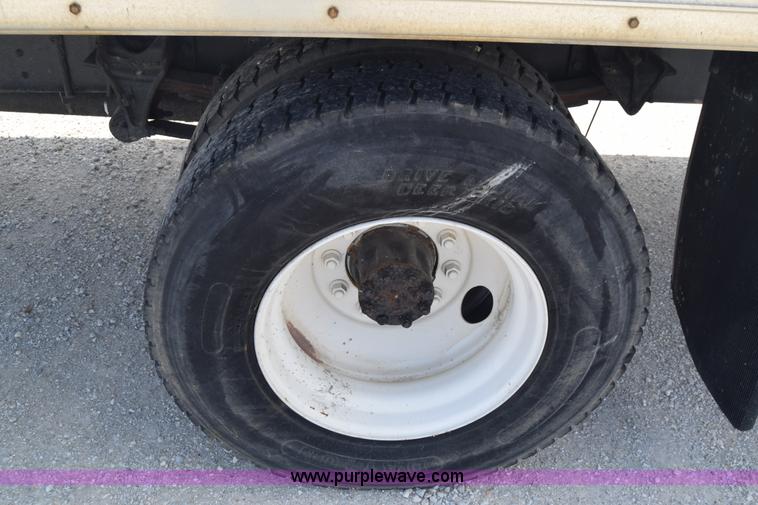 image for item I2043 2007 International DuraStar 4400 box truck