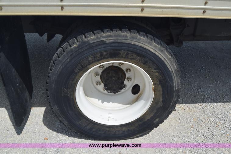 image for item I2043 2007 International DuraStar 4400 box truck