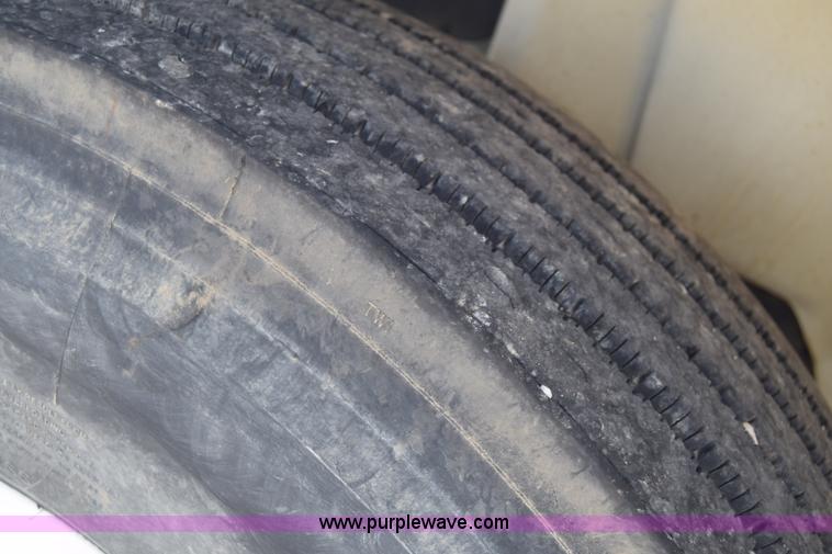 image for item I2043 2007 International DuraStar 4400 box truck