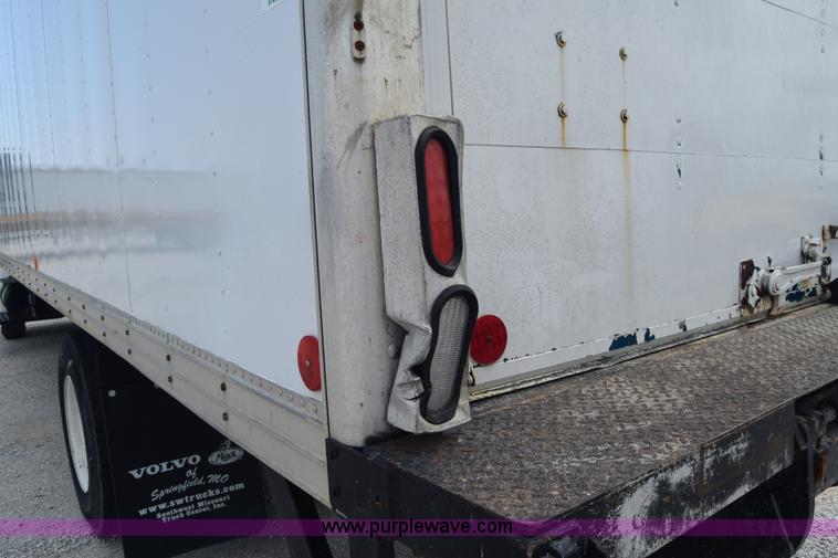 image for item I2043 2007 International DuraStar 4400 box truck