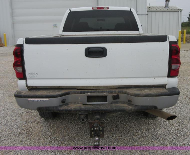 image for item I2044 2007 Chevrolet Silverado Classic 2500HD Ext. Cab pickup truck
