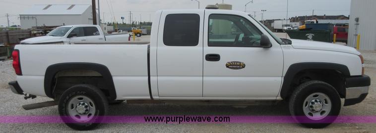 image for item I2044 2007 Chevrolet Silverado Classic 2500HD Ext. Cab pickup truck
