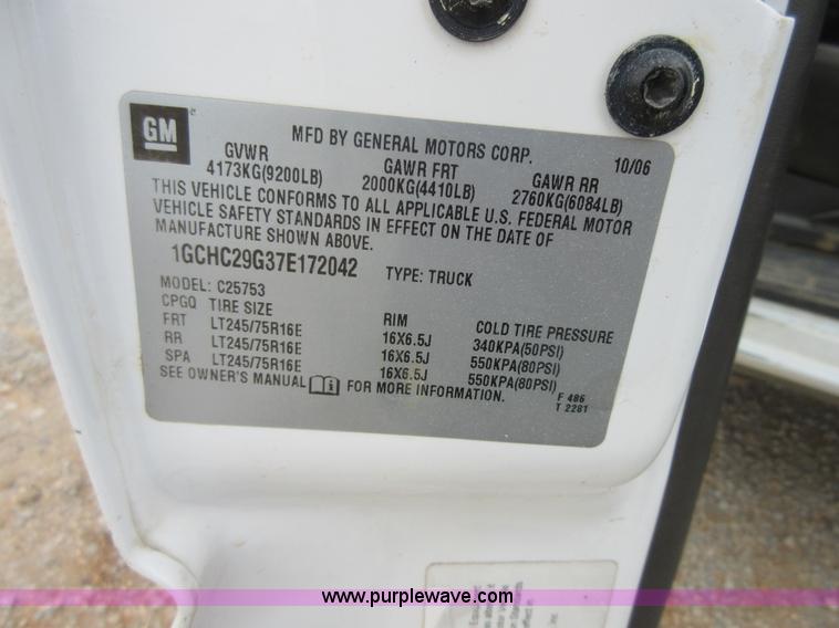 image for item I2044 2007 Chevrolet Silverado Classic 2500HD Ext. Cab pickup truck