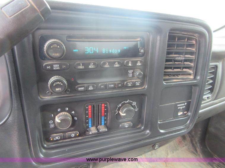 image for item I2044 2007 Chevrolet Silverado Classic 2500HD Ext. Cab pickup truck