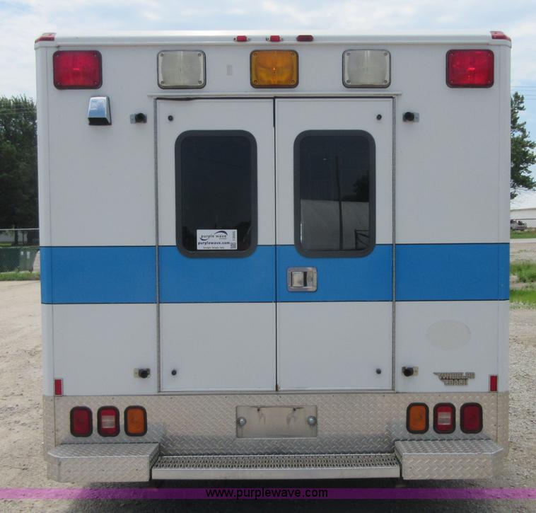 image for item I2055 1998 Ford Econoline E350 ambulance