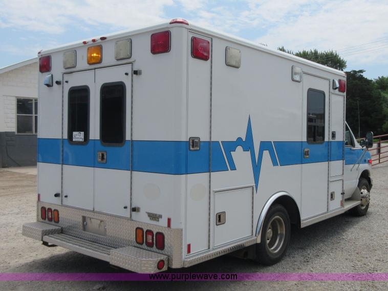 image for item I2055 1998 Ford Econoline E350 ambulance
