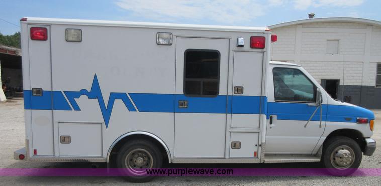 image for item I2055 1998 Ford Econoline E350 ambulance