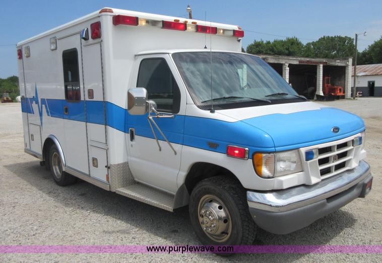 image for item I2055 1998 Ford Econoline E350 ambulance