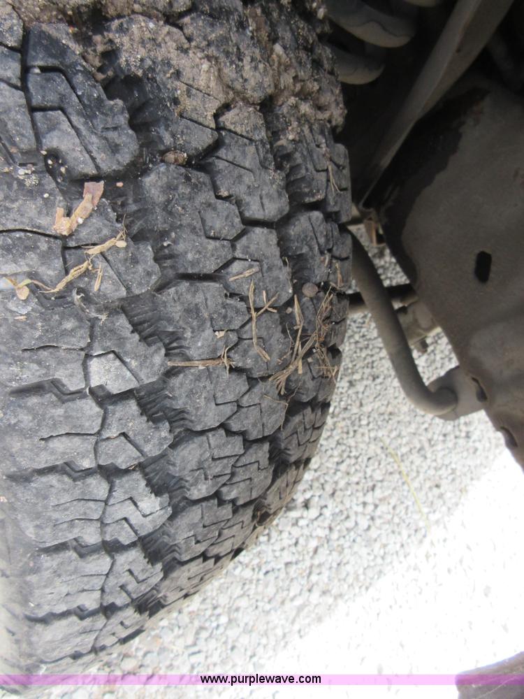 image for item I2055 1998 Ford Econoline E350 ambulance