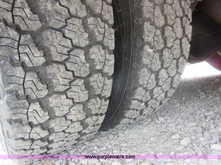 image for item I2055 1998 Ford Econoline E350 ambulance