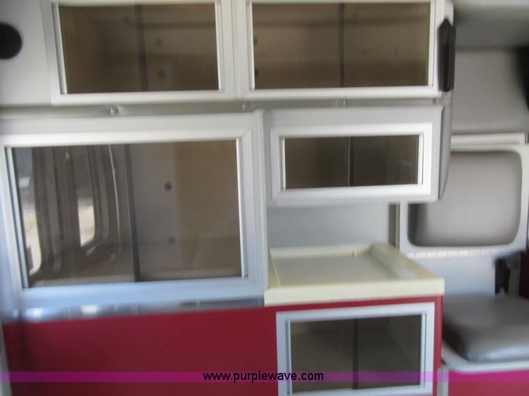 image for item I2055 1998 Ford Econoline E350 ambulance
