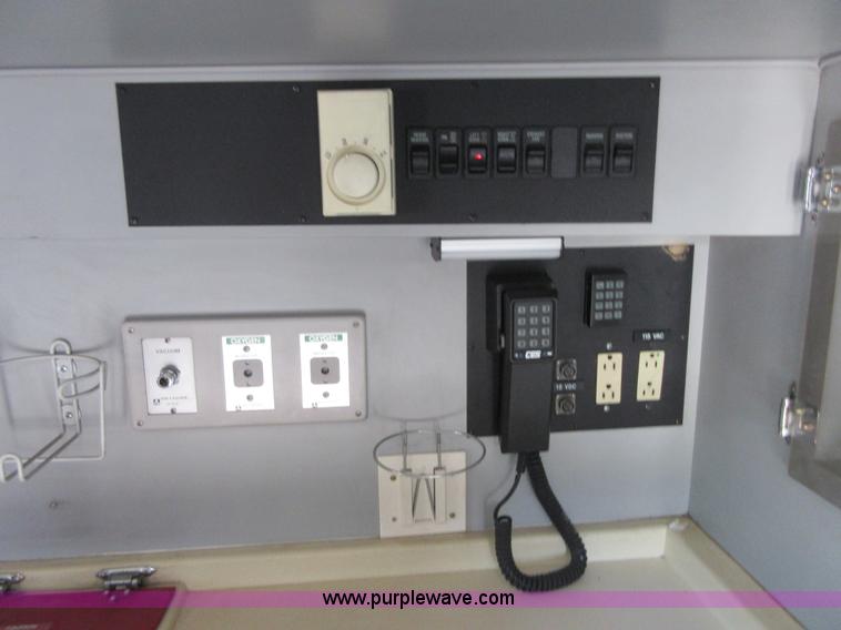 image for item I2055 1998 Ford Econoline E350 ambulance