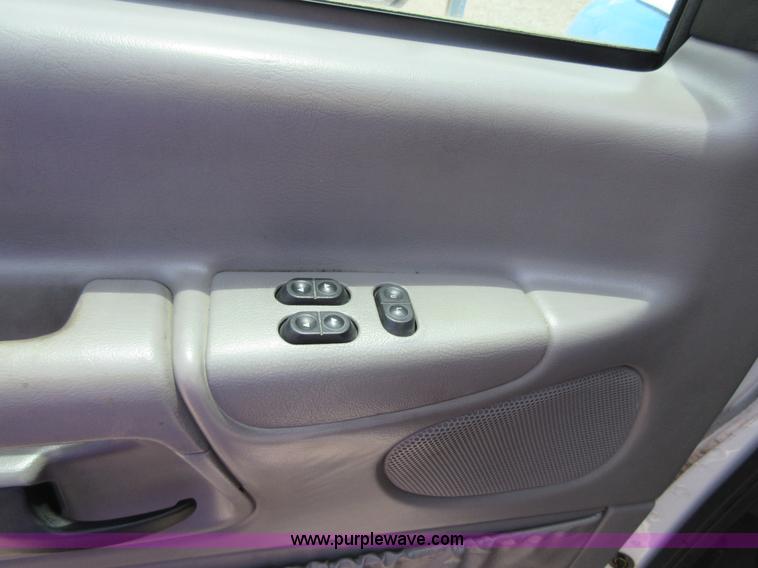 image for item I2055 1998 Ford Econoline E350 ambulance