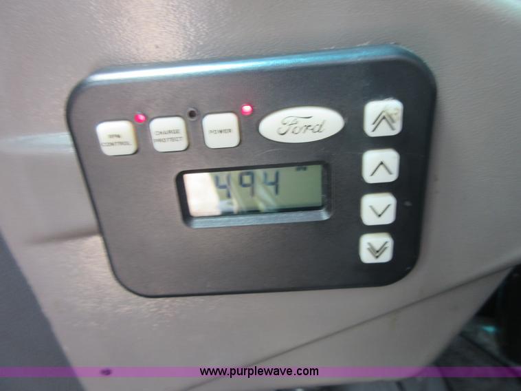 image for item I2055 1998 Ford Econoline E350 ambulance