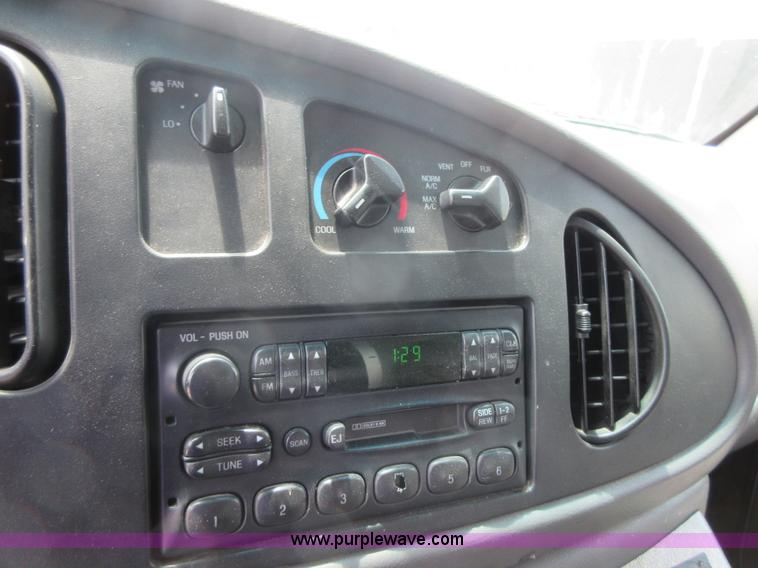 image for item I2055 1998 Ford Econoline E350 ambulance