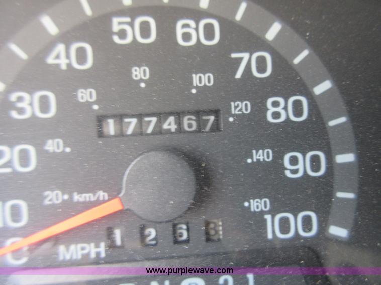 image for item I2055 1998 Ford Econoline E350 ambulance