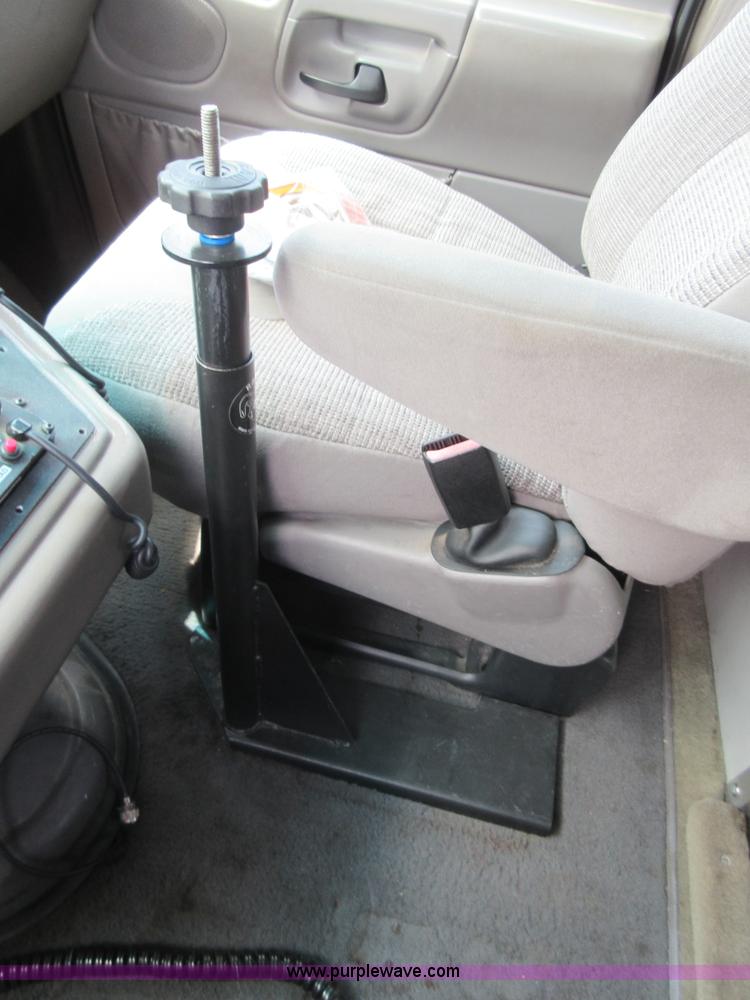 image for item I2055 1998 Ford Econoline E350 ambulance