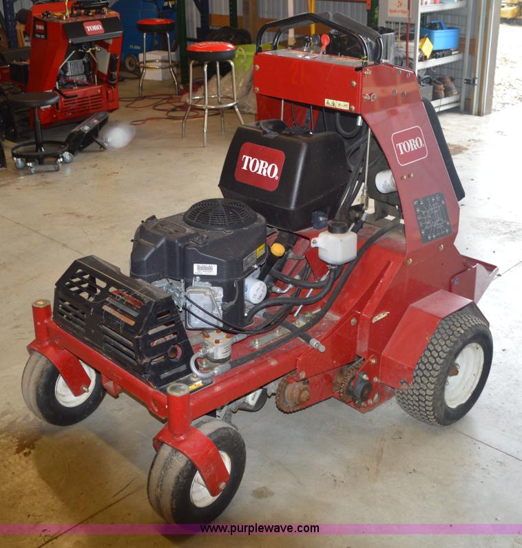 image for item I2762 Toro 23518 aerator