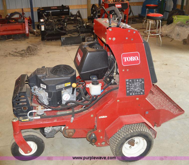 image for item I2762 Toro 23518 aerator