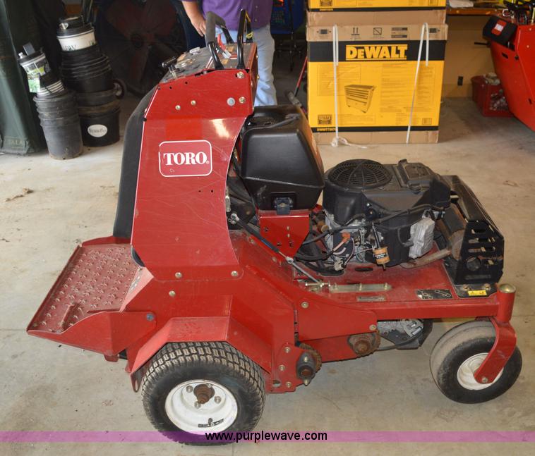 image for item I2762 Toro 23518 aerator
