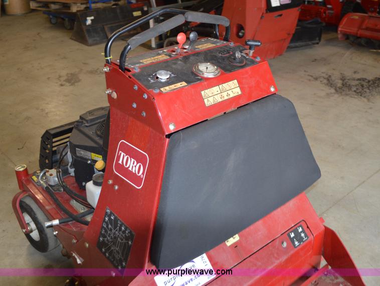 image for item I2762 Toro 23518 aerator