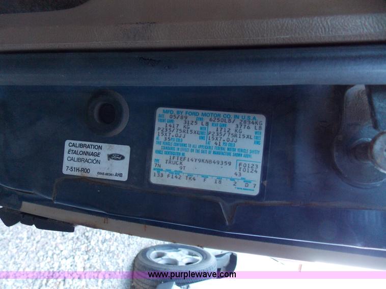 image for item J2715 1989 Ford F150 pickup truck