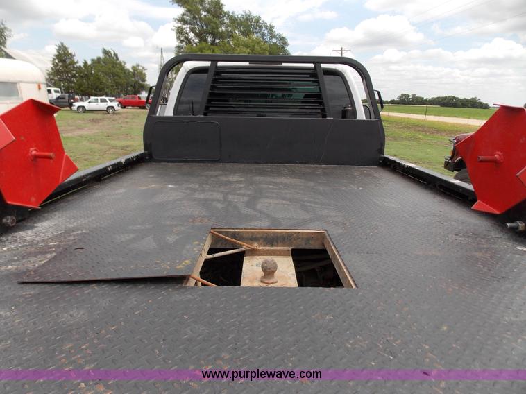image for item J2748 2003 Ford F350 Super Duty XLT bale bed pickup truck