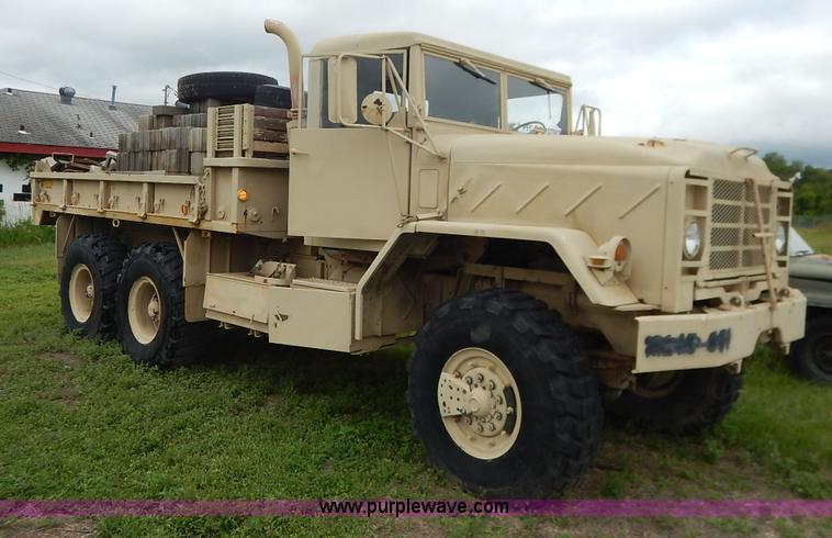 image for item J3882 1990 BMY flatbed truck