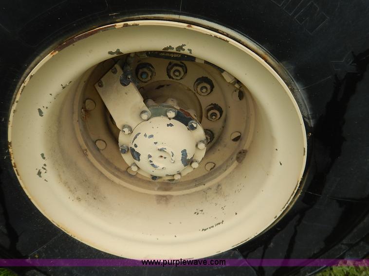 image for item J3882 1990 BMY flatbed truck