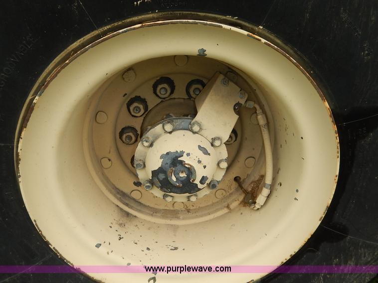 image for item J3882 1990 BMY flatbed truck