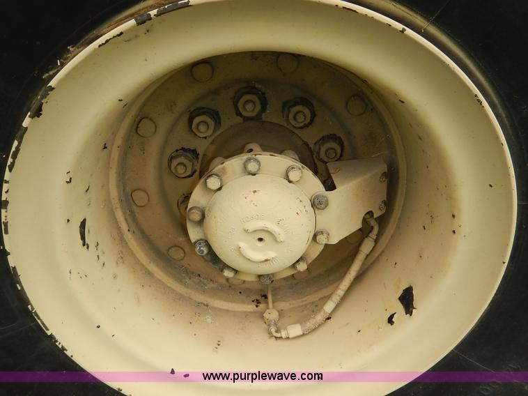 image for item J3882 1990 BMY flatbed truck