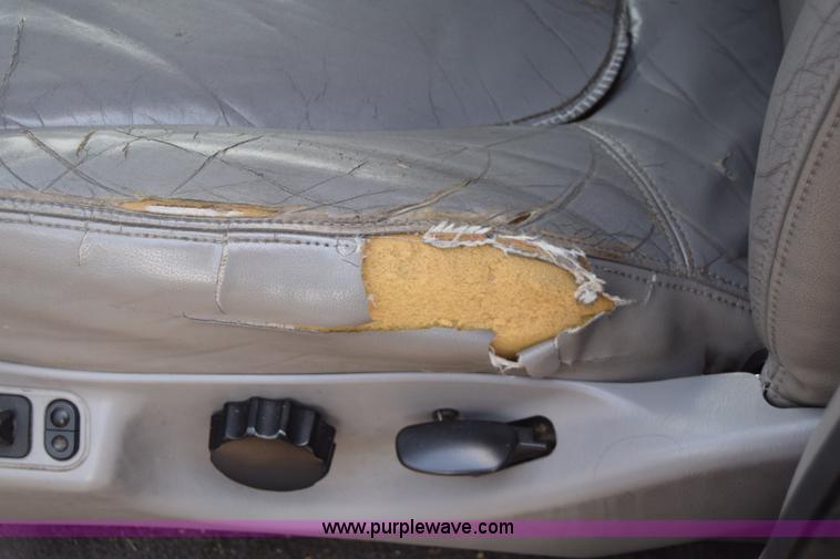 image for item J7831 1999 Ford Expedition SUV