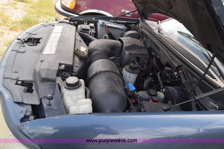 image for item J7831 1999 Ford Expedition SUV