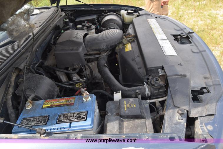 image for item J7831 1999 Ford Expedition SUV