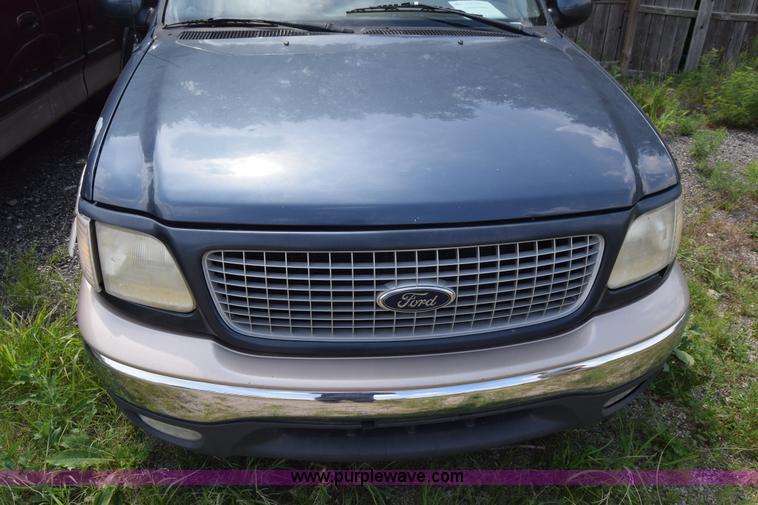 image for item J7831 1999 Ford Expedition SUV