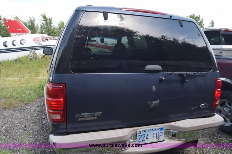 image for item J7831 1999 Ford Expedition SUV