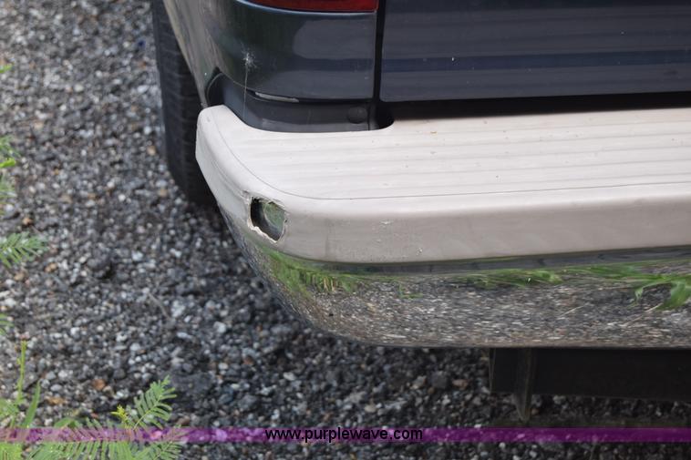 image for item J7831 1999 Ford Expedition SUV