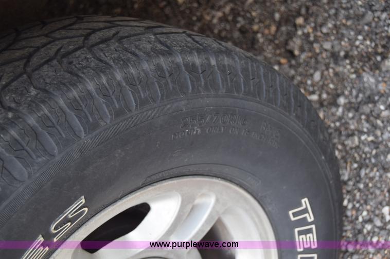 image for item J7831 1999 Ford Expedition SUV