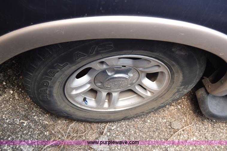 image for item J7831 1999 Ford Expedition SUV