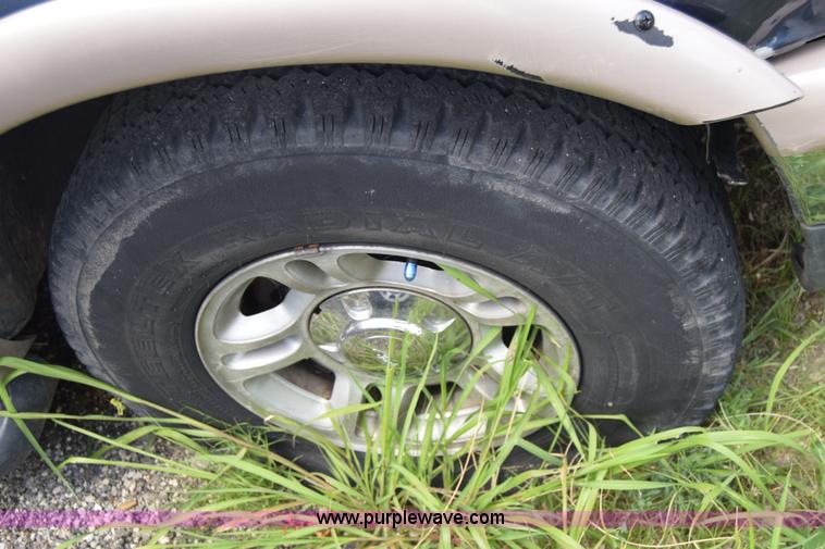 image for item J7831 1999 Ford Expedition SUV