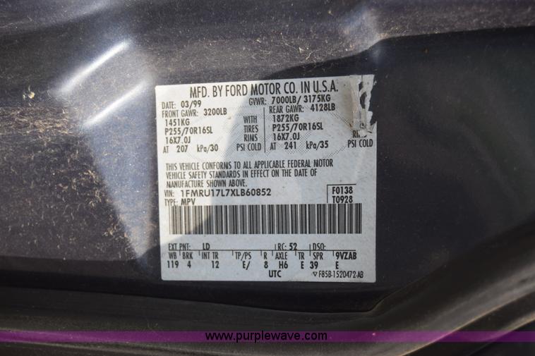 image for item J7831 1999 Ford Expedition SUV