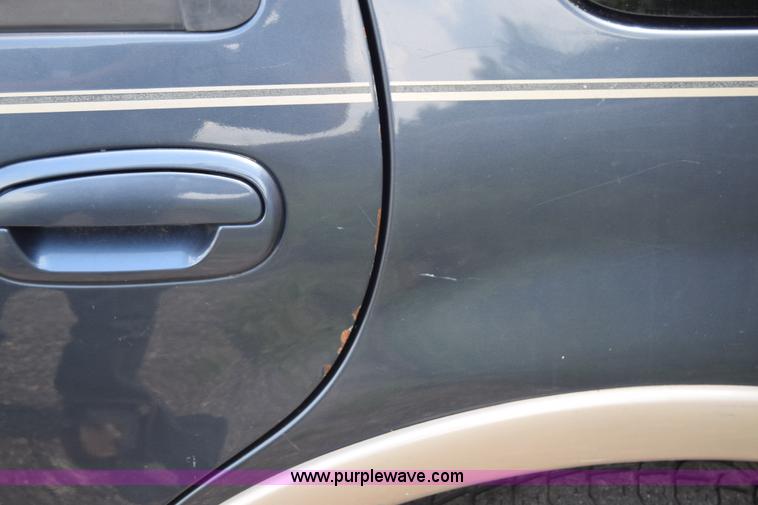 image for item J7831 1999 Ford Expedition SUV