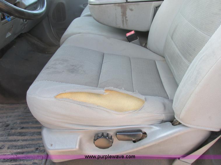 image for item J8205 2005 Ford F450 Super Duty service truck with crane