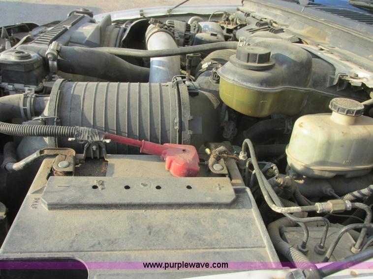 image for item J8205 2005 Ford F450 Super Duty service truck with crane