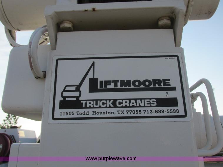 image for item J8205 2005 Ford F450 Super Duty service truck with crane
