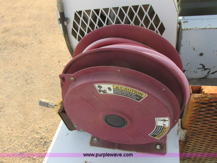 image for item J8205 2005 Ford F450 Super Duty service truck with crane