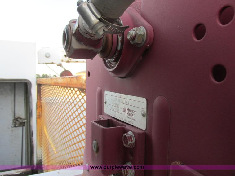 image for item J8205 2005 Ford F450 Super Duty service truck with crane