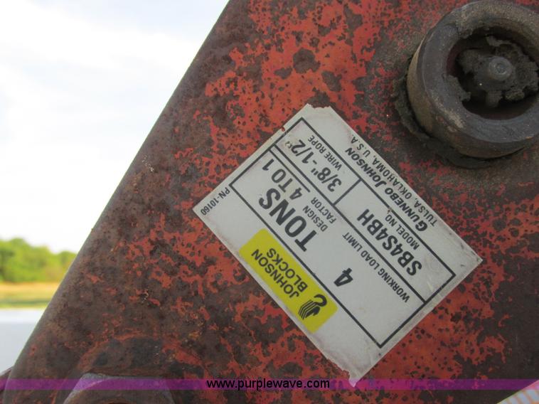 image for item J8205 2005 Ford F450 Super Duty service truck with crane